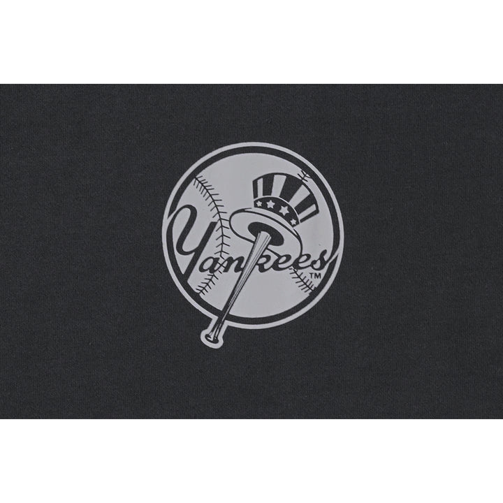 New York Yankees Sugary Twist Oversized Short Sleeve Steel Cloud T-Shirt