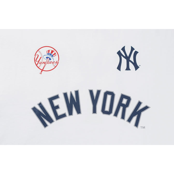 New York Yankees New Era Fan Fam White Oversized Short Sleeve T-Shirt