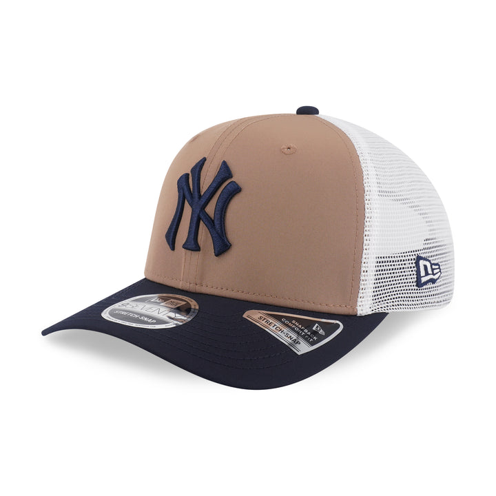 9SEVENTY Trucker New York Yankees 2-Tone Navy Visor Khaki Stretch Snapback
