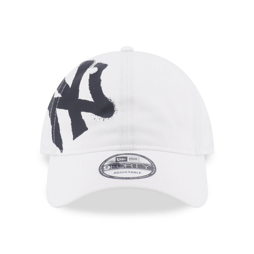9FORTY Unstructured New York Yankees Spray Paint White Adjustable