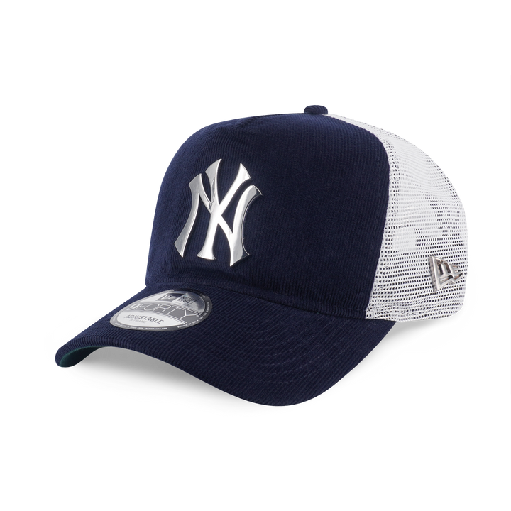 9FORTY A-Frame Trucker New York Yankees Metal Badge Corduroy Navy Snapback