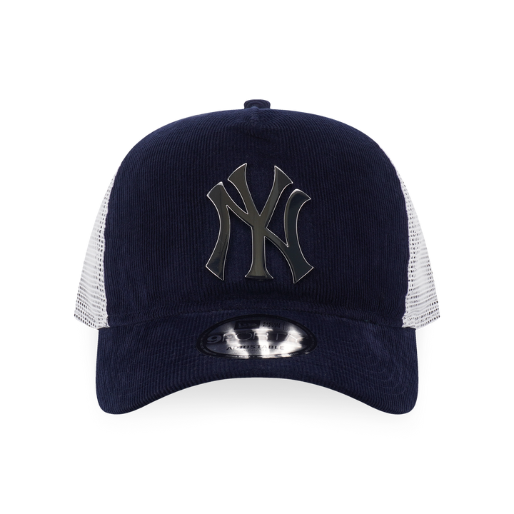 9FORTY A-Frame Trucker New York Yankees Metal Badge Corduroy Navy Snapback