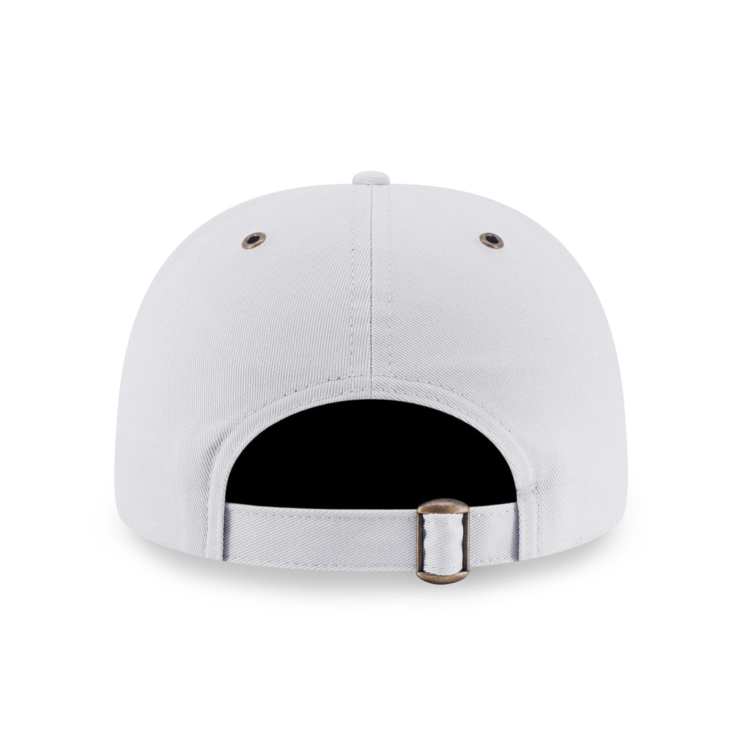 9FORTY A-Frame New York Yankees Hammered Metal Badge 2-Tone Chrome White Visor Silver Snow Adjustable