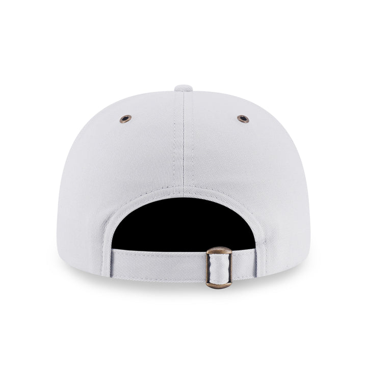 9FORTY A-Frame New York Yankees Hammered Metal Badge 2-Tone Chrome White Visor Silver Snow Adjustable