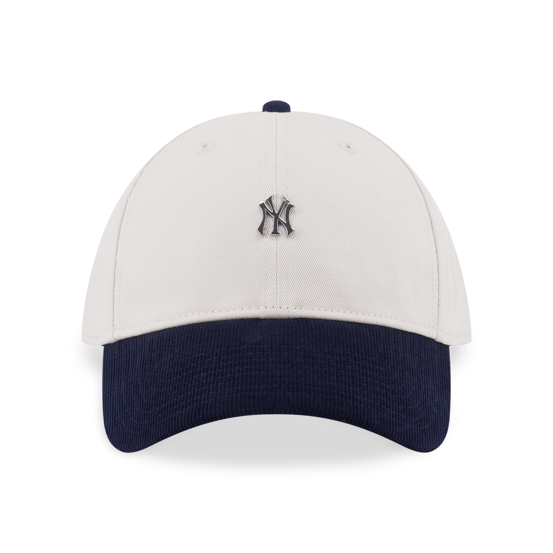 9FORTY New York Yankees Metal Badge Corduroy 2-Tone Navy Visor Ivory Adjustable