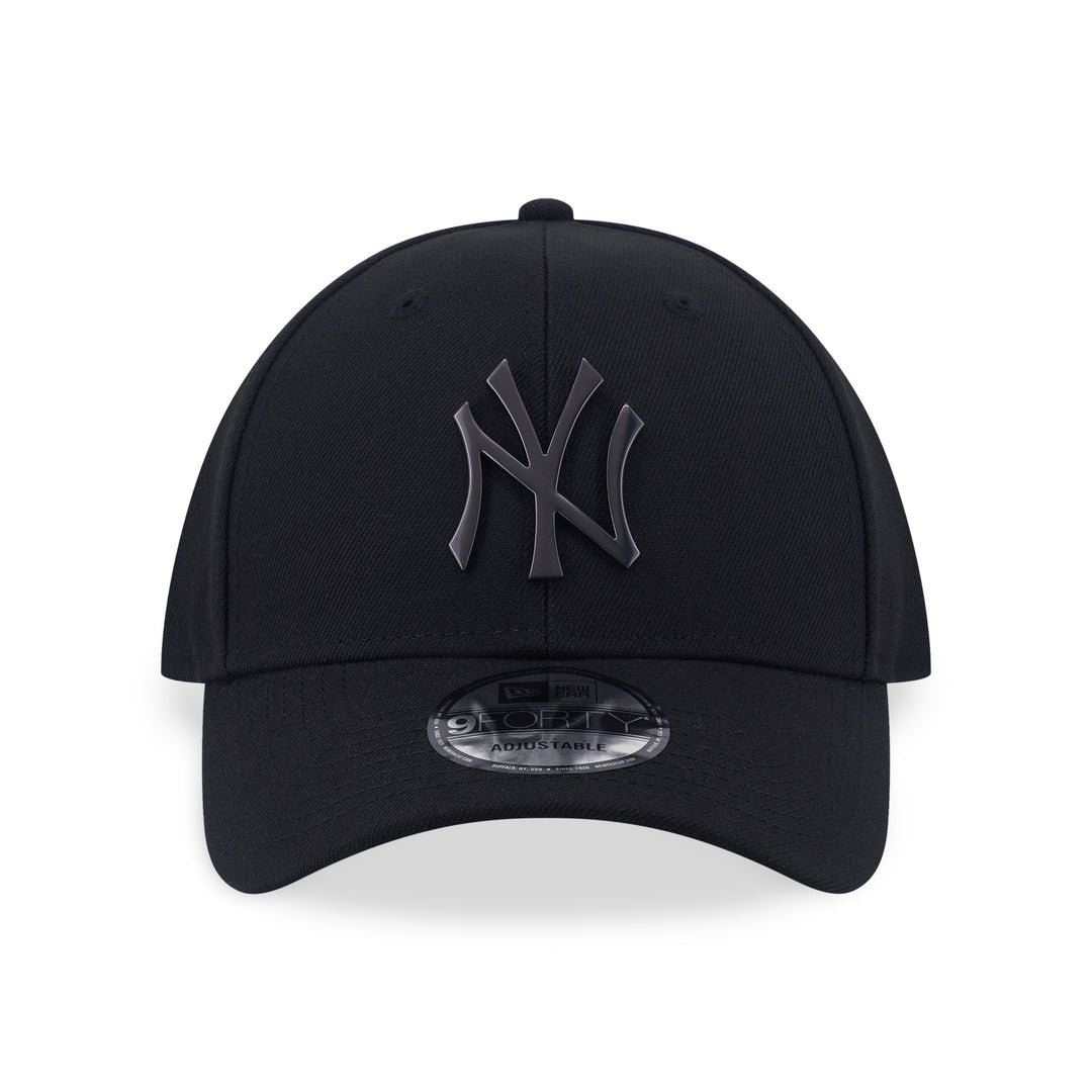 9FORTY New York Yankees Nickel Metal Badge Black Adjustable