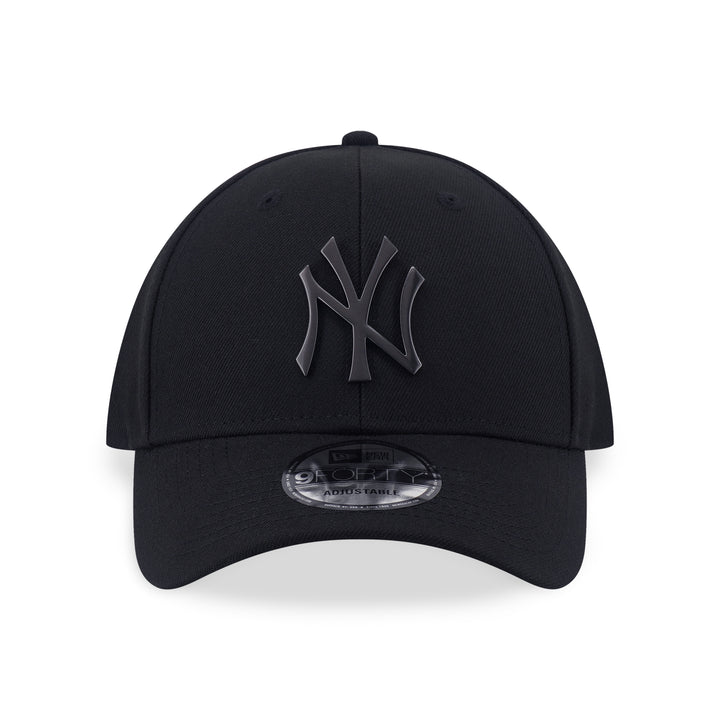 9FORTY New York Yankees Nickel Metal Badge Black Adjustable