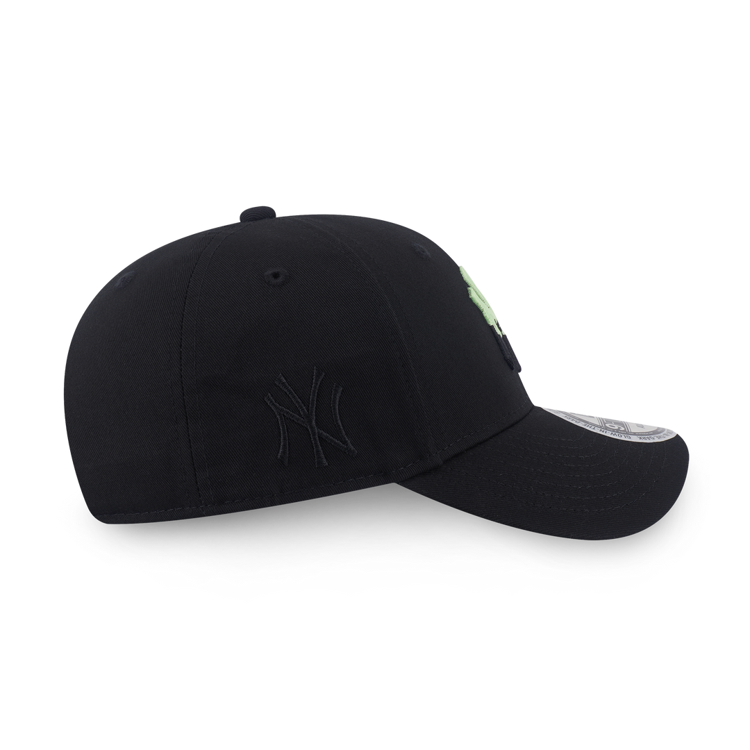 9FORTY New York Yankees Glow in the Dark Black Adjustable