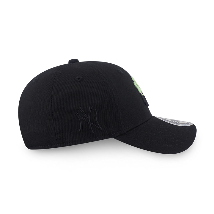 9FORTY New York Yankees Glow in the Dark Black Adjustable