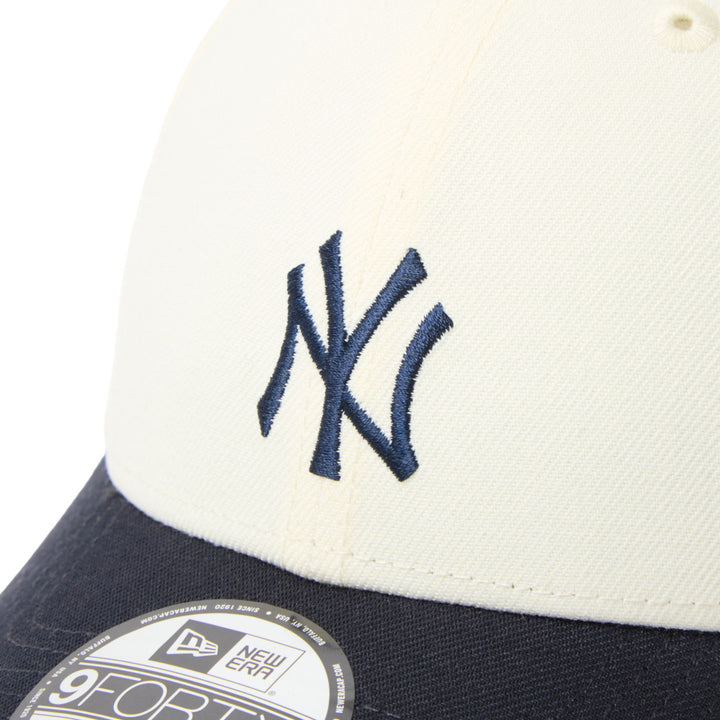 9FORTY New York Yankees 2-Tone Navy Visor Chrome White Adjustable