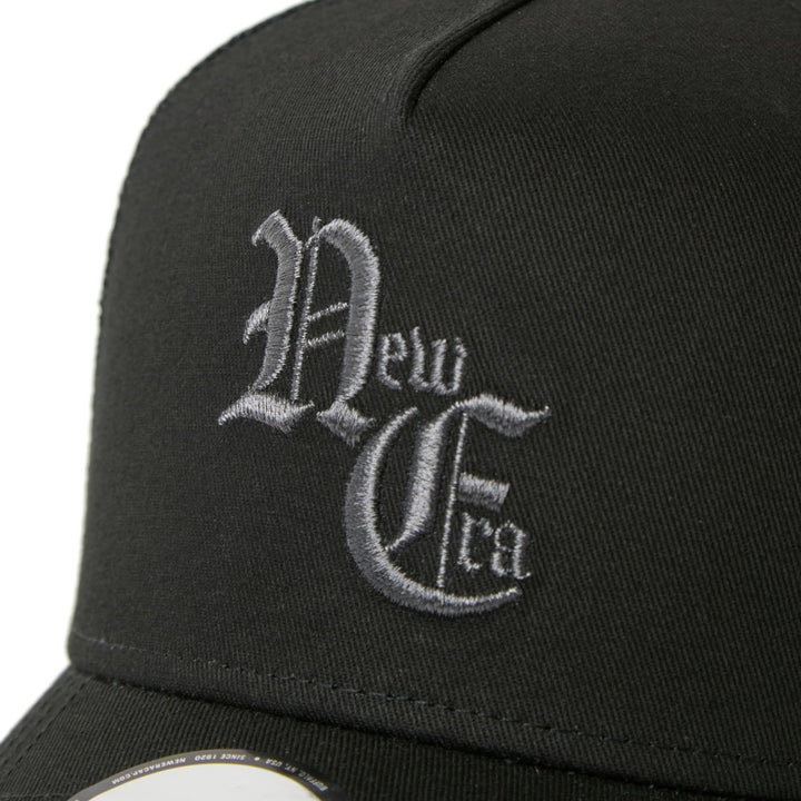 9FORTY A-Frame Trucker New Era Old English Black Snapback