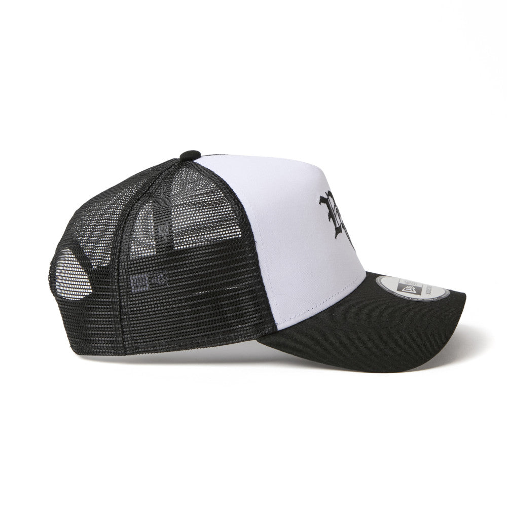 9FORTY A-Frame Trucker New Era Old English 2-Tone Black Visor White Snapback