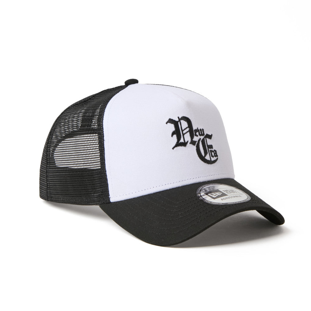 9FORTY A-Frame Trucker New Era Old English 2-Tone Black Visor White Snapback