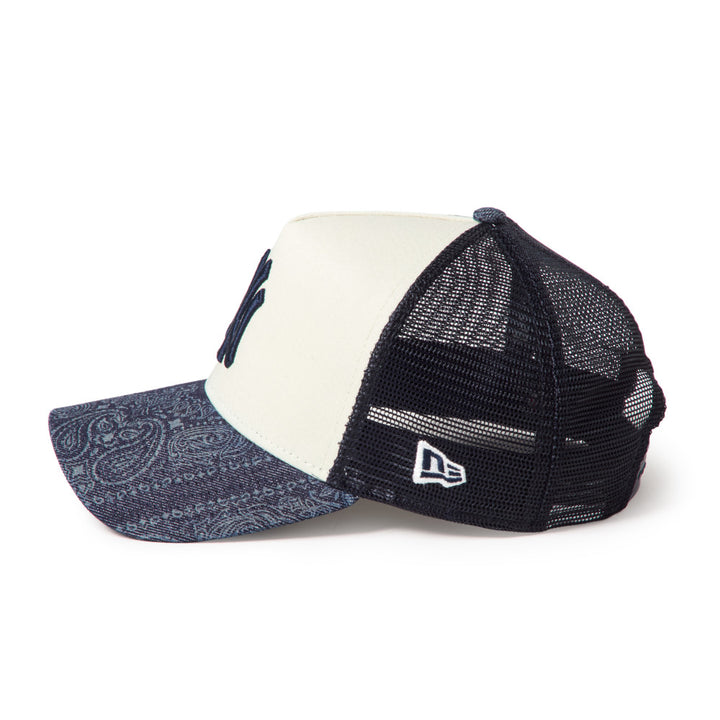 9FORTY A-Frame Trucker New York Yankees Laser Burn Out Denim 2-Tone Denim Visor Chrome White Snapback