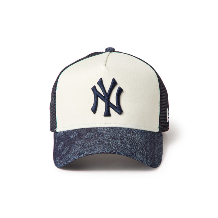 9FORTY A-Frame Trucker New York Yankees Laser Burn Out Denim 2-Tone Denim Visor Chrome White Snapback