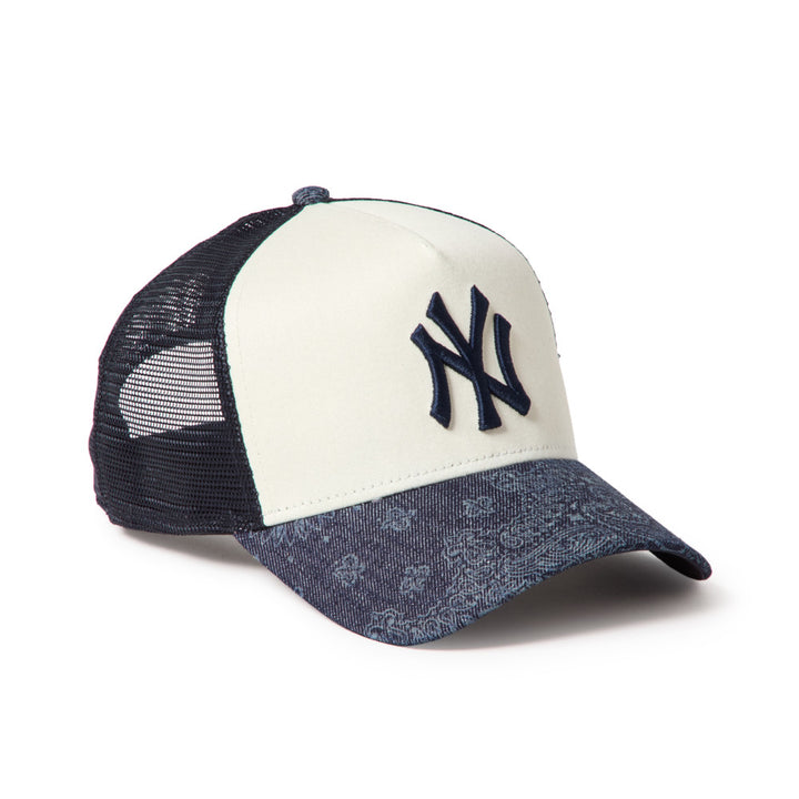 9FORTY A-Frame Trucker New York Yankees Laser Burn Out Denim 2-Tone Denim Visor Chrome White Snapback