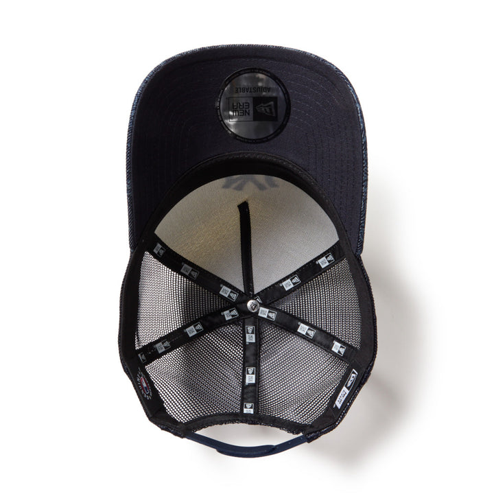 9FORTY A-Frame Trucker New York Yankees Laser Burn Out Denim 2-Tone Denim Visor Chrome White Snapback