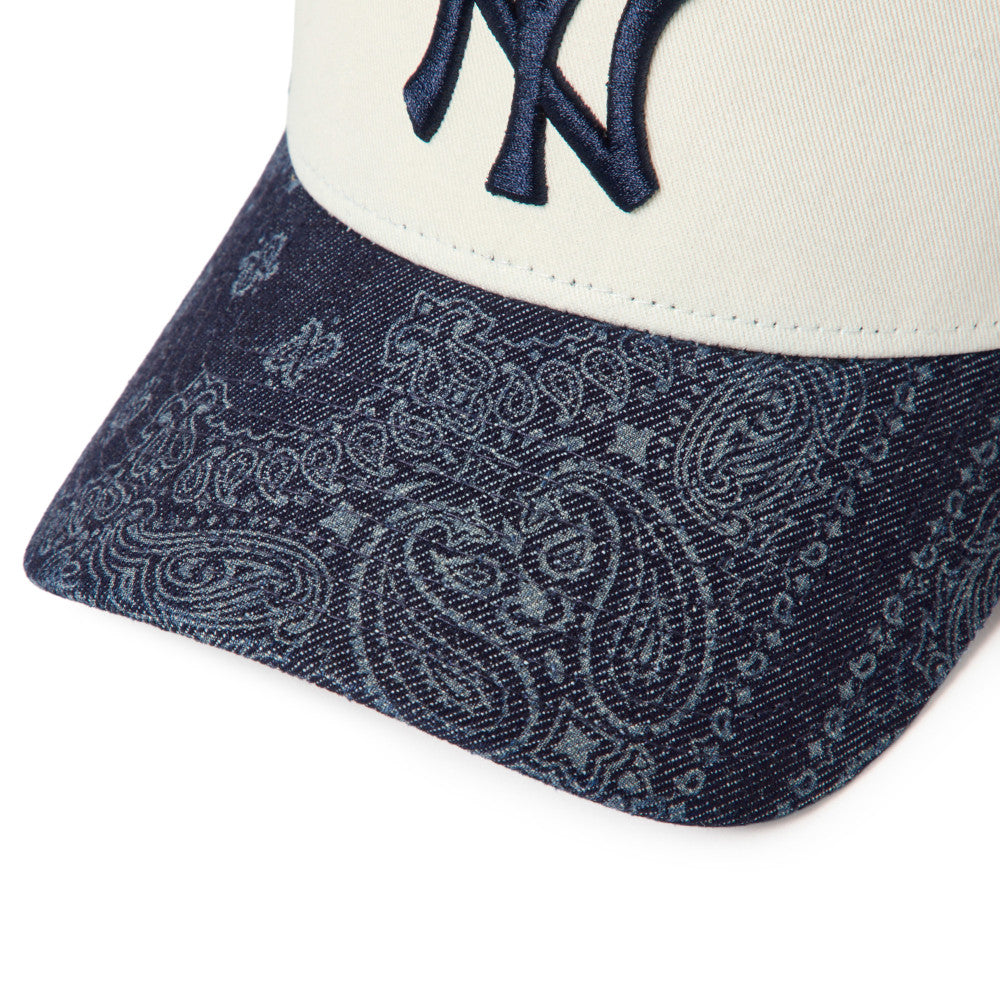 9FORTY A-Frame Trucker New York Yankees Laser Burn Out Denim 2-Tone Denim Visor Chrome White Snapback