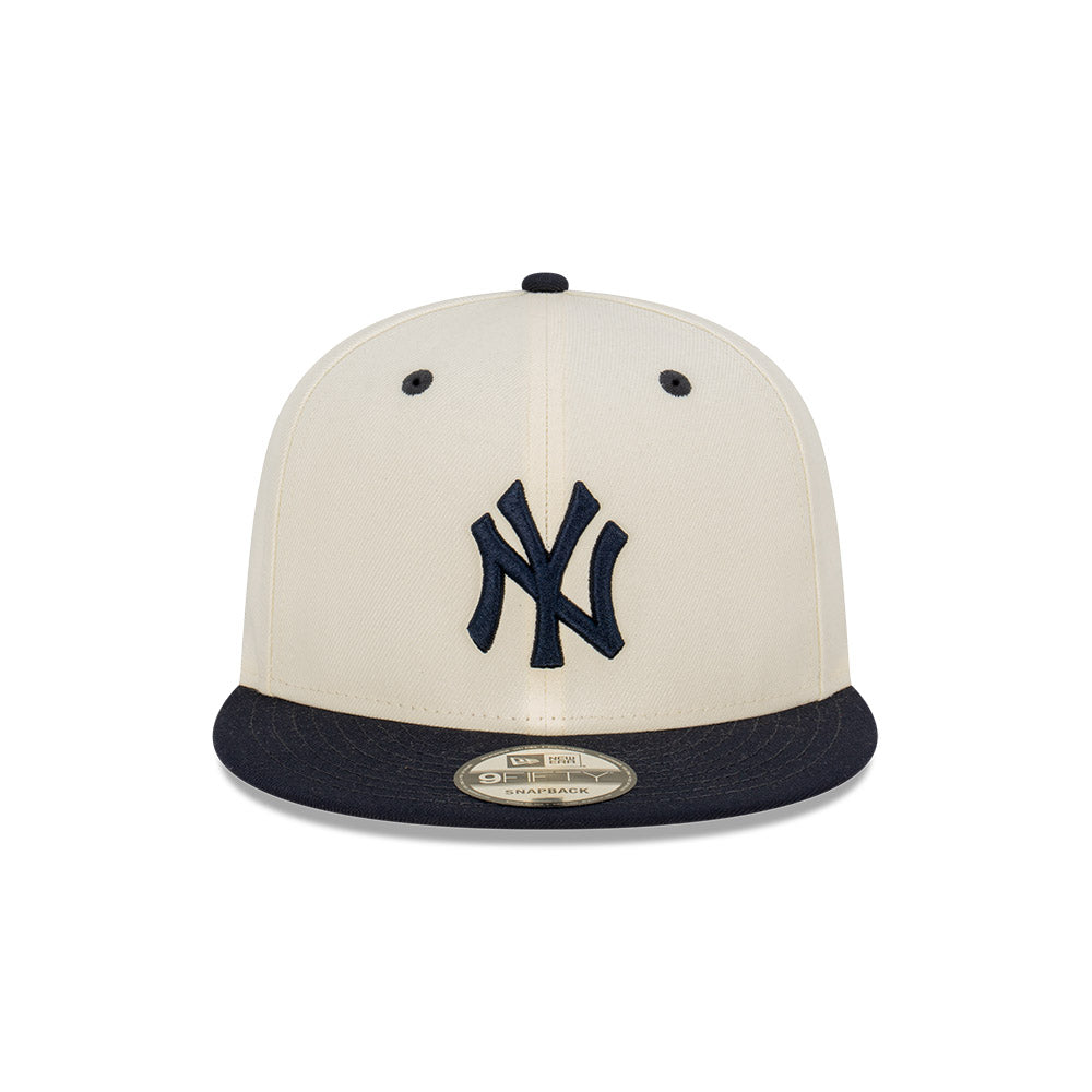 9FIFTY New York Yankees 2-Tone Navy Visor Chrome White Snapback