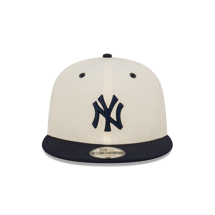 9FIFTY New York Yankees 2-Tone Navy Visor Chrome White Snapback