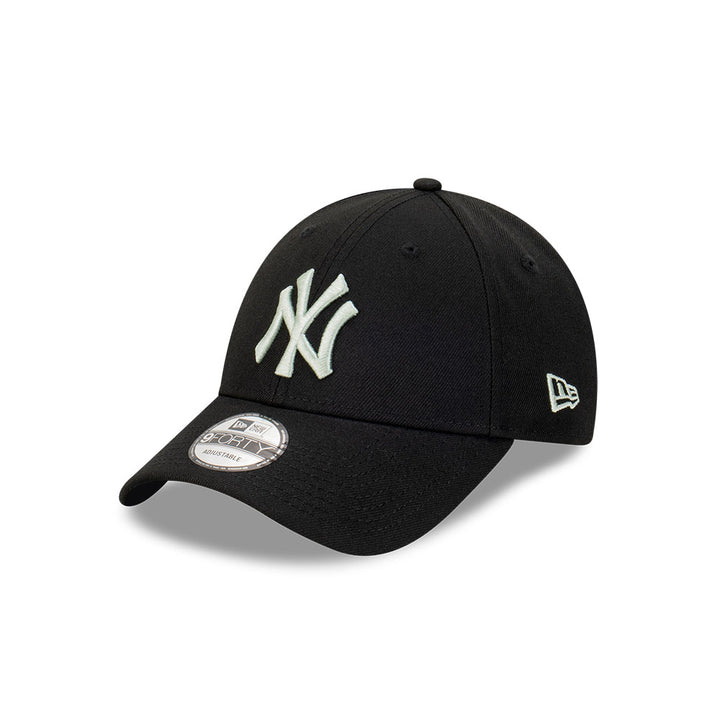 9FORTY New York Yankees Repreve Seasonal Black Adjustable