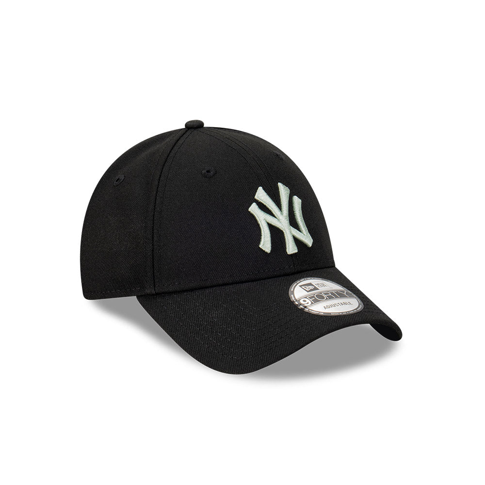 9FORTY New York Yankees Repreve Seasonal Black Adjustable