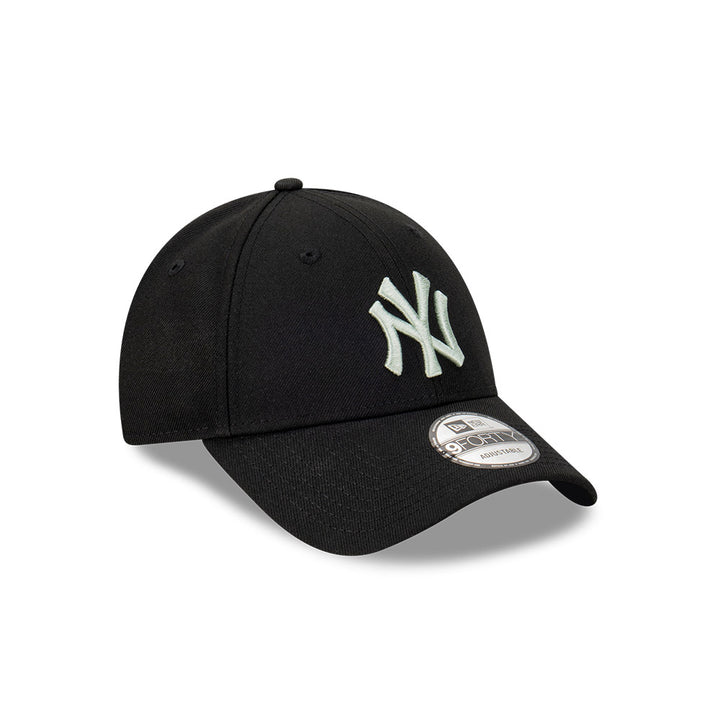 9FORTY New York Yankees Repreve Seasonal Black Adjustable