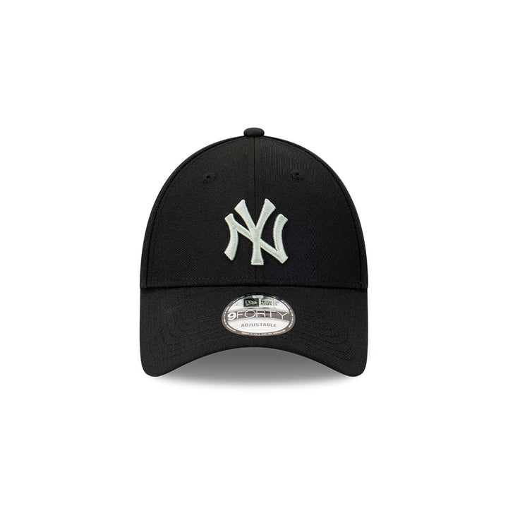 9FORTY New York Yankees Repreve Seasonal Black Adjustable
