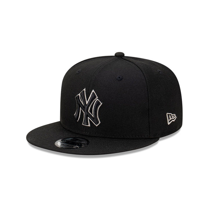 9FIFTY New York Yankees Gray Outline Repreve Black Snapback
