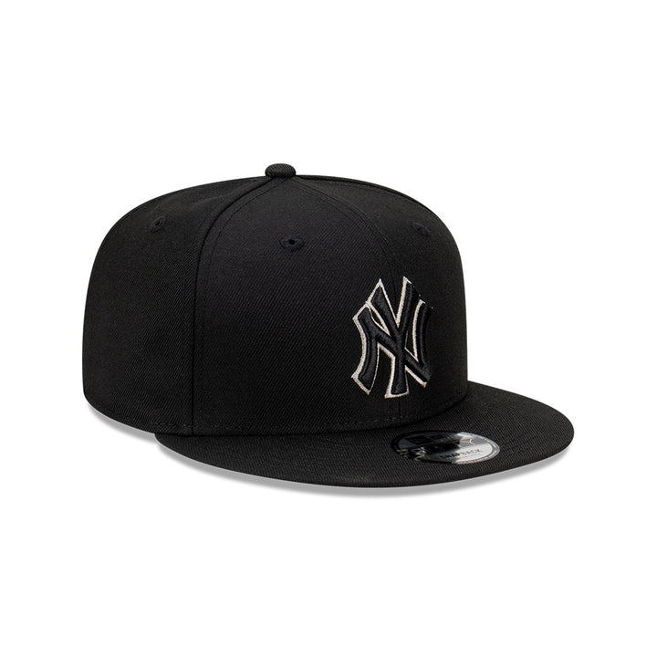 9FIFTY New York Yankees Gray Outline Repreve Black Snapback