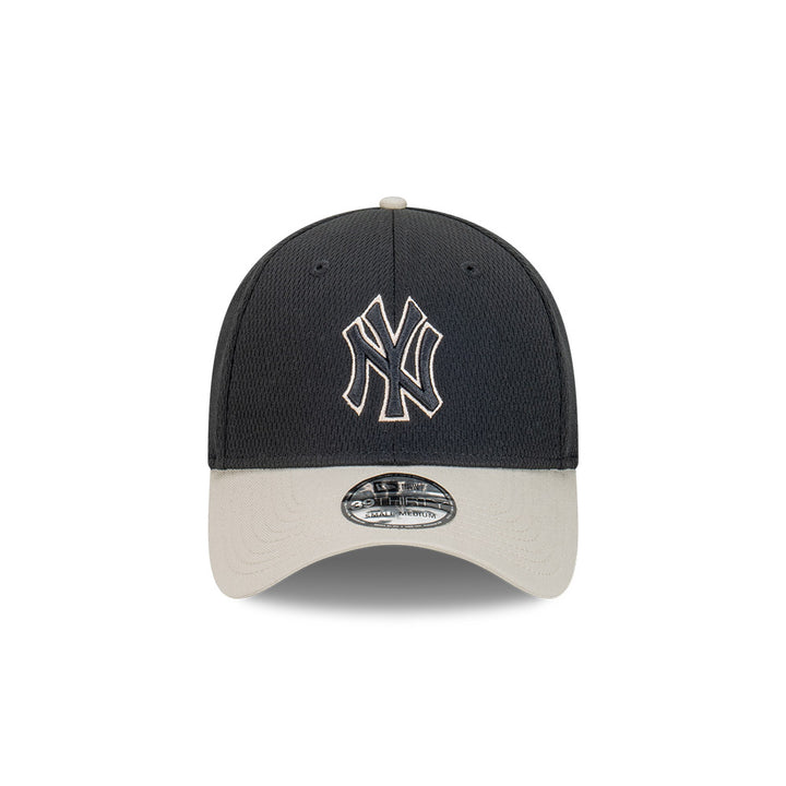 39THIRTY New York Yankees Dashmark Black 2-Tone Fitted