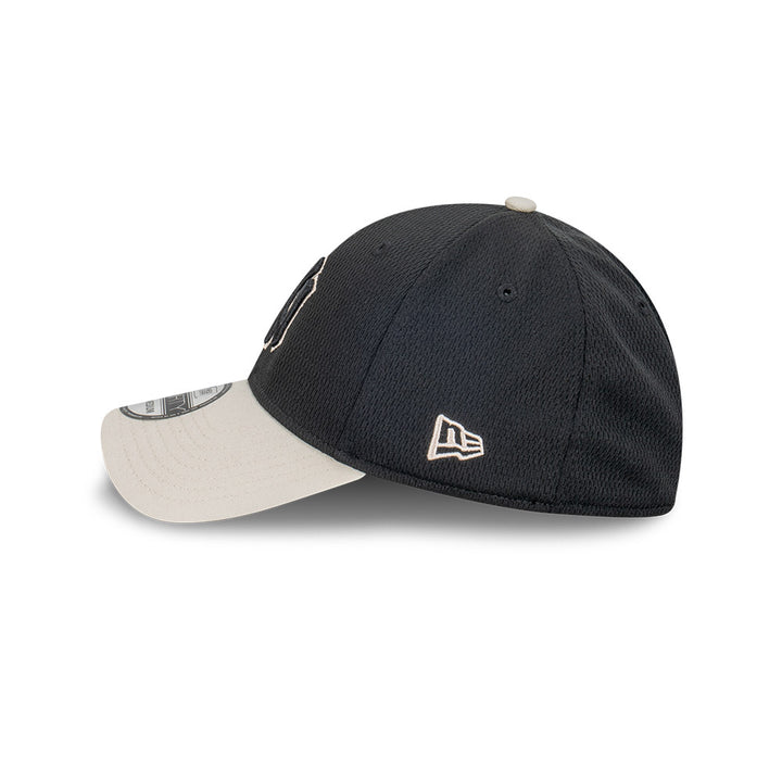 39THIRTY New York Yankees Dashmark Black 2-Tone Fitted