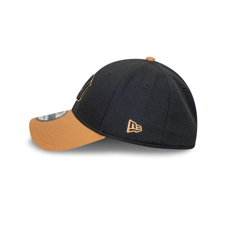 39THIRTY New York Yankees Dashmark Black 2-Tone Fitted