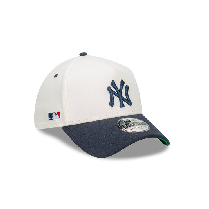 39THIRTY A-Frame New York Yankees 2-Tone Navy Visor Chrome White Fitted