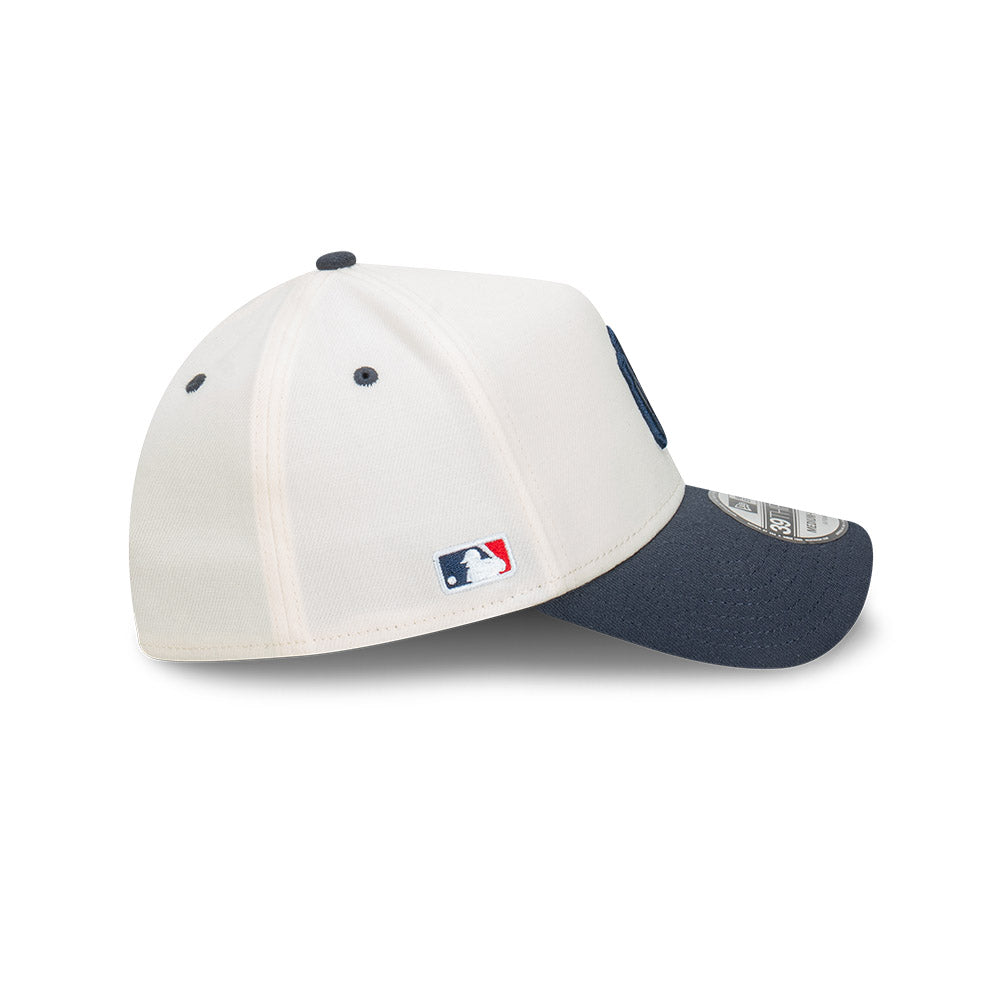 39THIRTY A-Frame New York Yankees 2-Tone Navy Visor Chrome White Fitted