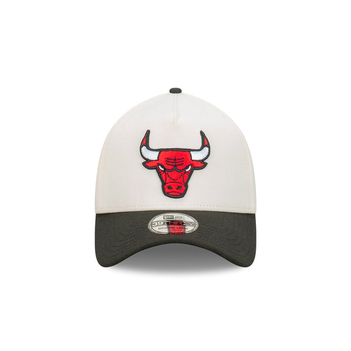 39THIRTY A-Frame Chicago Bulls 2-Tone Black Visor Chrome White Fitted