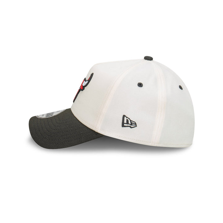 39THIRTY A-Frame Chicago Bulls 2-Tone Black Visor Chrome White Fitted
