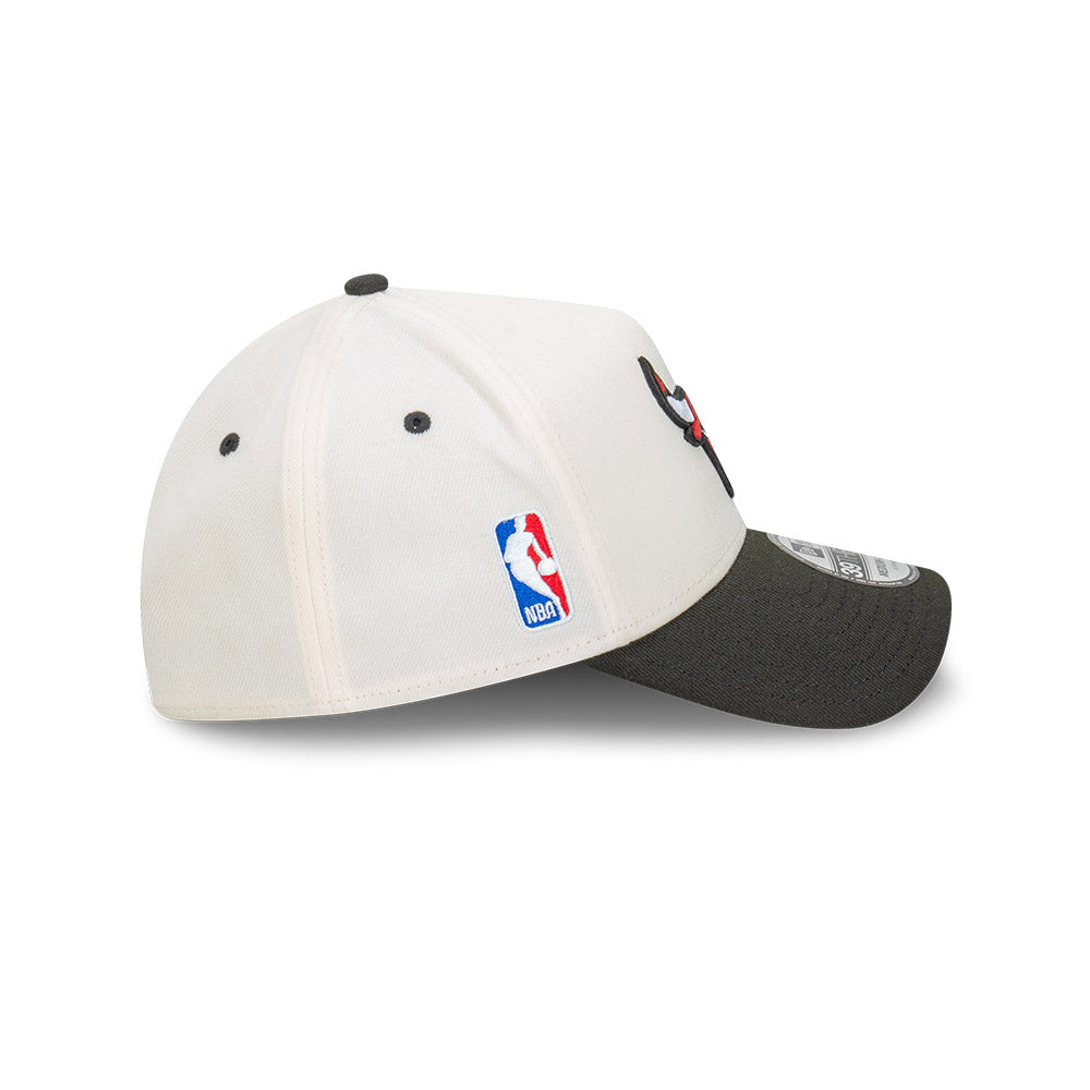 39THIRTY A-Frame Chicago Bulls 2-Tone Black Visor Chrome White Fitted