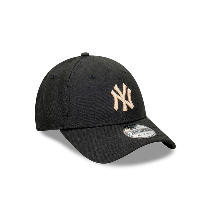 9FORTY New York Yankees Repreve® Black Oat Adjustable