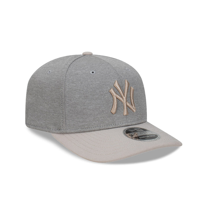 9SEVENTY New York Yankees Shadow Tech 2-Tone Stone Visor Gray Snapback