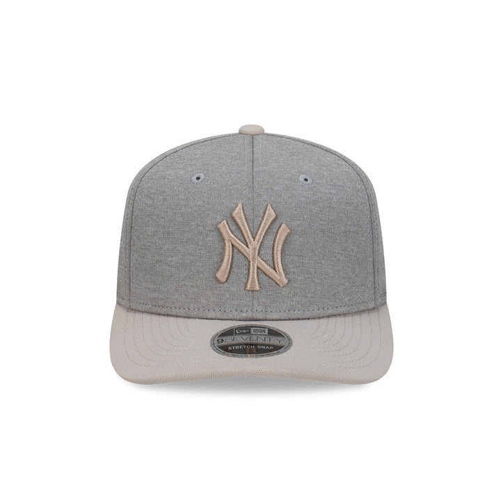 9SEVENTY New York Yankees Shadow Tech 2-Tone Stone Visor Gray Snapback