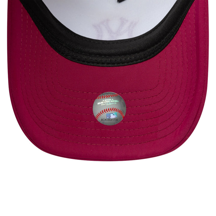 9FORTY E-Frame Trucker New York Yankees Cooperstown World Series 2-Tone Cherry Jam Visor Optic White Snapback
