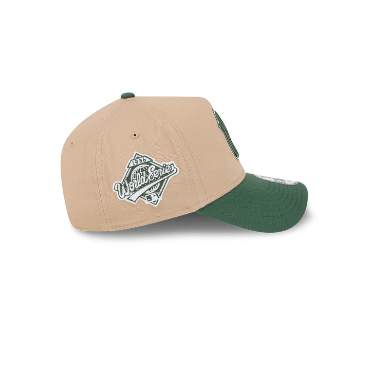9FORTY A-Frame New York Yankees 2-Tone Mountain Pine Green Visor Camel Snapback