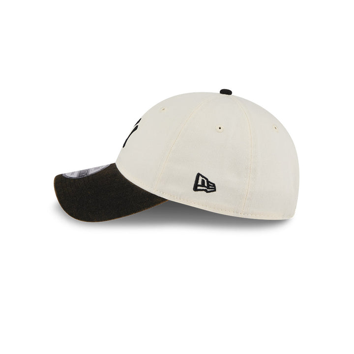 9TWENTY New York Yankess 2-Tone Snow Wash Black Visor Stone Adjustable