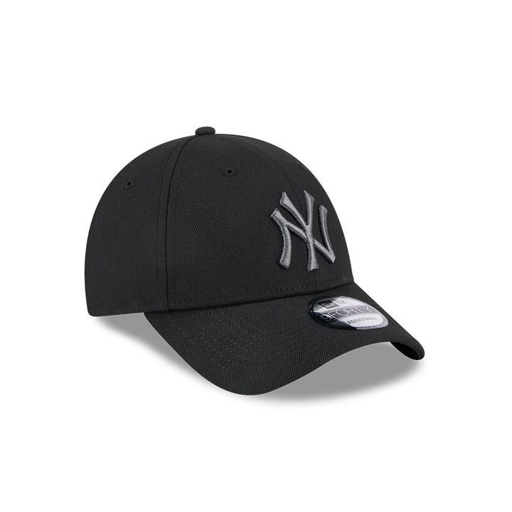 9FORTY New York Yankees Metallic Black Snapback