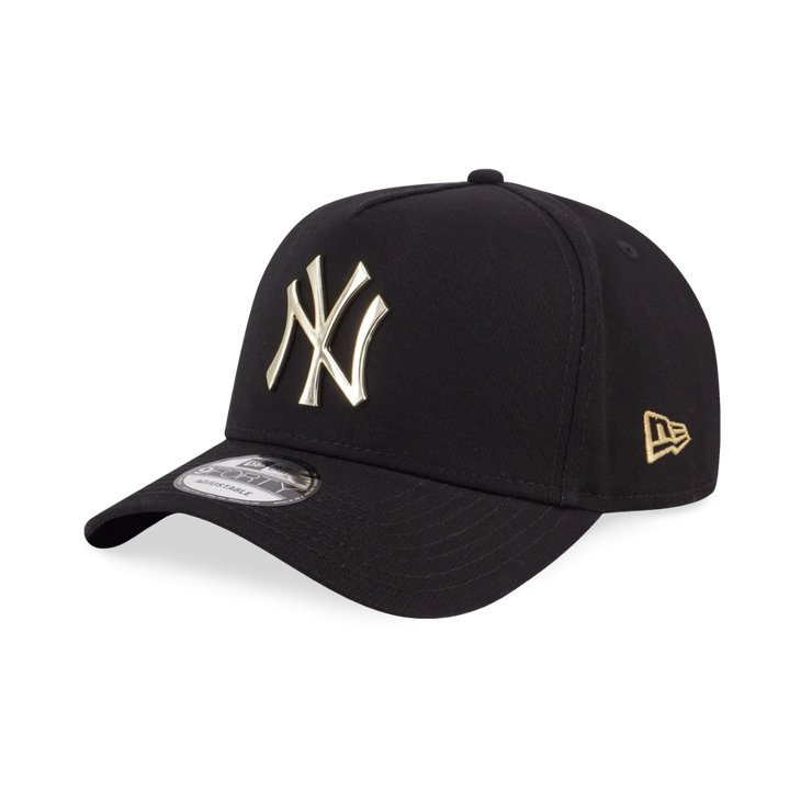 9FORTY A-Frame New York Yankees Metal Badge Gold Black Adjustable