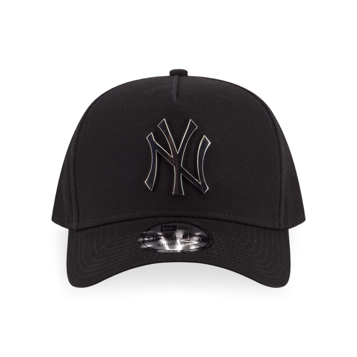 9FORTY A-Frame New York Yankees Metal Badge Silver Black Adjustable