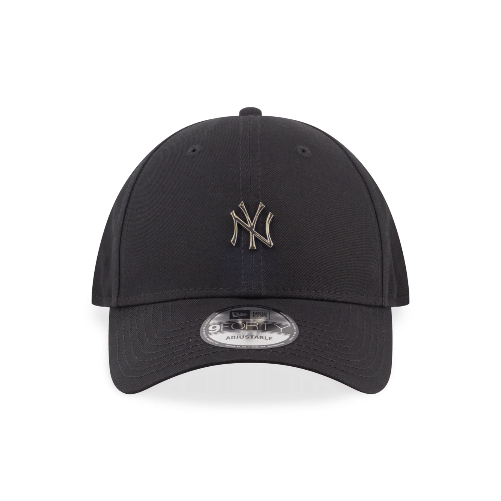 9FORTY New York Yankees Metal Badge Silver Black Adjustable